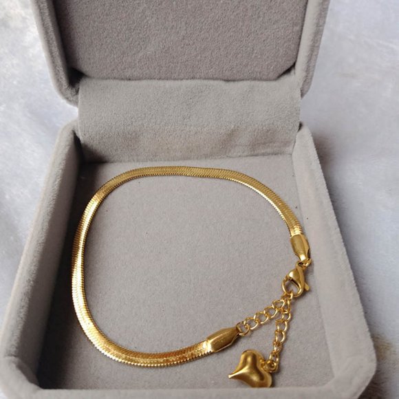 Heart Snake Chain Bracelet - Picture 6 of 7